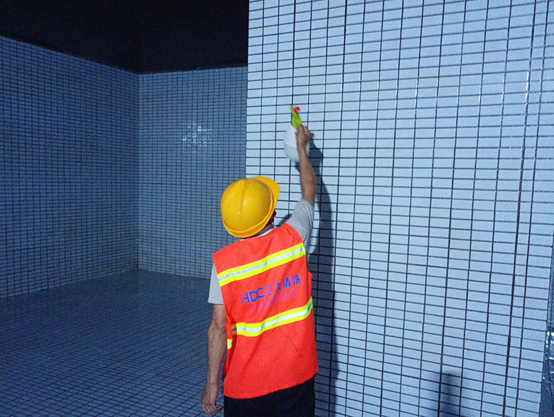 福泰嘉和园水池清洗